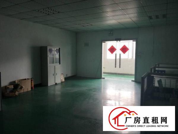 
东莞清溪汽车站旁边二楼厂房500平找租