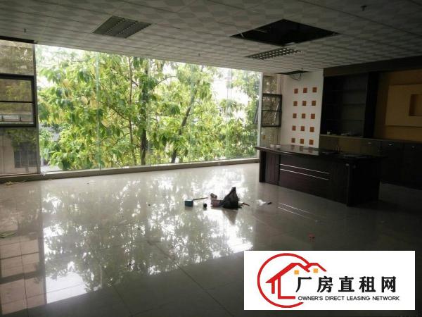
清溪三中主干道旁新出楼上厂房3500出租水电齐全
