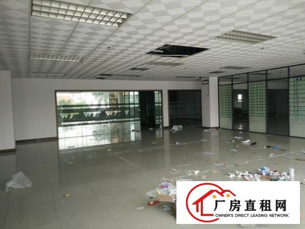 
清溪三中主干道旁新出楼上厂房3500出租水电齐全