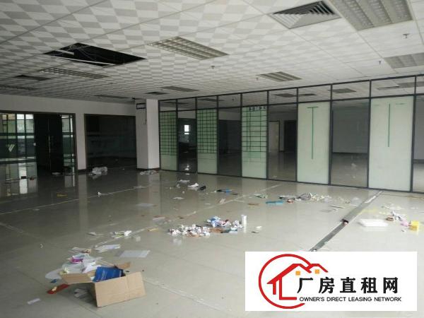 
清溪三中主干道旁新出楼上厂房3500出租水电齐全