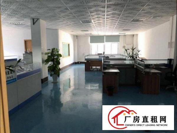 
		横沥{形象好}标准独院厂房分租二楼一层1000方
	