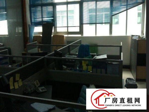 
		急租横沥张坑标准厂房楼上整层1200平有豪华装修厂房
	