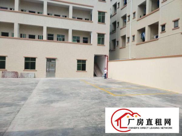 
		原房东出租横沥单一层独院厂房2000平方
	