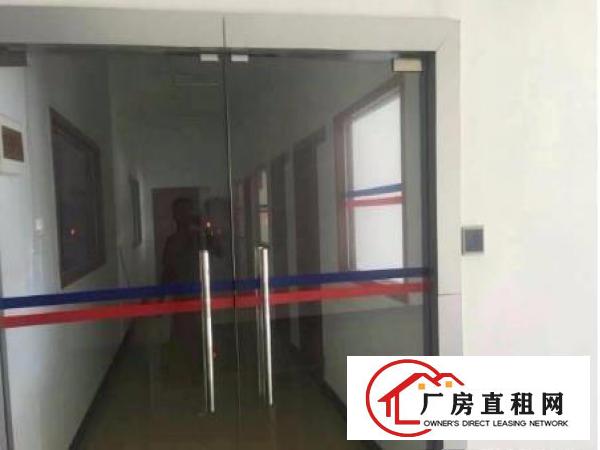 
		横沥恒泉原房东标准一楼厂房2000平有精装办公室，可分租
	