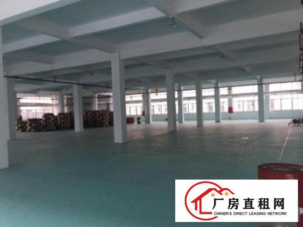 
		横沥水边标准厂房二楼1500平米厂房出租
	