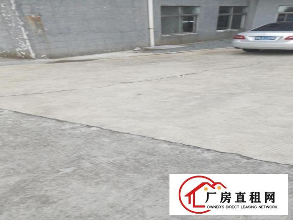 
		隔坑厂房厂房2000平米
	