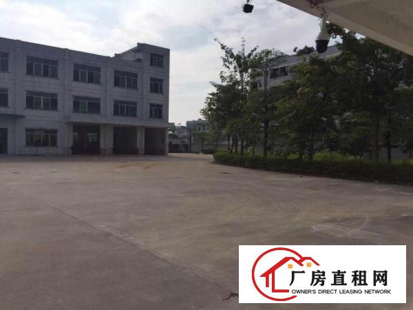 
		空置工业区6000独院楼房出租
	