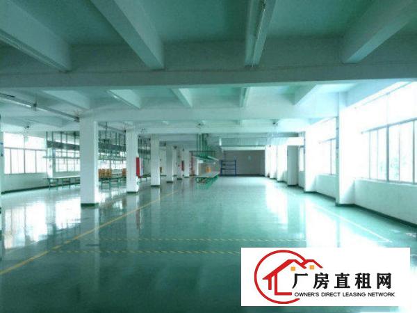 
		东坑楼上标准厂房1800平价格优惠
	
