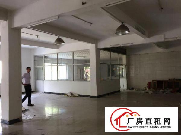 
		出租东坑东坑万能厂房来了，独院厂房单一层滴水7米，
	