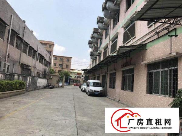 
		初坑工业区新出3楼1300平方分租
	