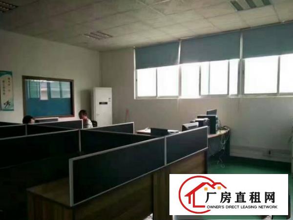 
		东江大道附近二楼650平方厂房铺满地坪漆
	