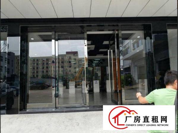 
		桥头标准一楼六米2000平米现成装修厂房对外出租
	