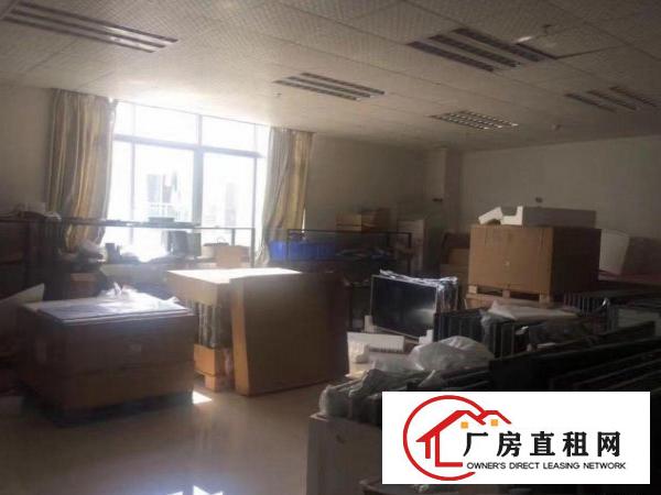 
		桥头莲城新出楼上带装厂房1500平，水电齐全
	