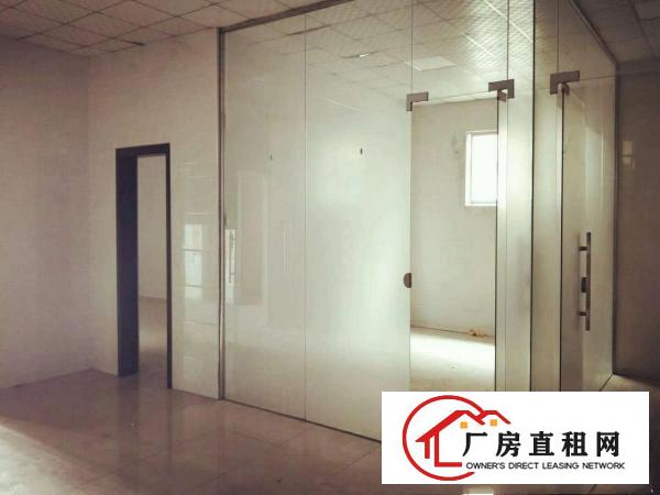 
		新出小独院单一层厂房带行车出租
	