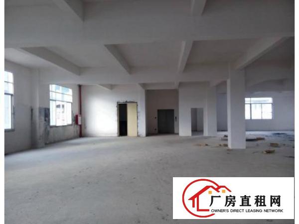 
		桥头新出楼上标准厂房分租400平方，带电梯价格便宜
	