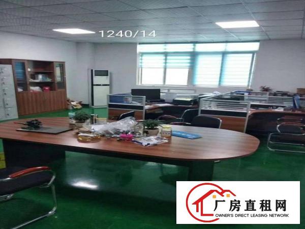 
		新圩长布高速口附近3楼1260带装修电梯三吨出租
	