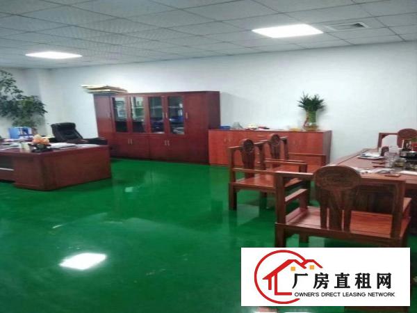 
		新圩长布高速口附近3楼1260带装修电梯三吨出租
	