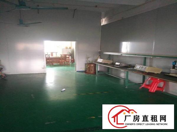 
		新圩花边岭工业园三楼厂房700平方出租有装修
	