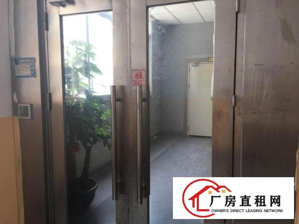 
		惠阳新圩高速口3600平独栋带牛腿钢结构厂房出租
	