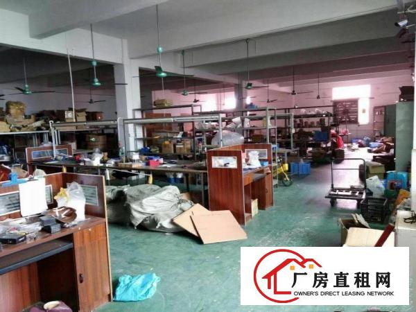 
		秋长工业园楼上800平方带现成办公室可做污染行业
	