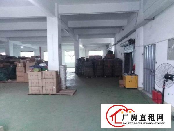 
		秋长新出标准厂房1500平带3吨双开电梯
	