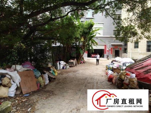 
		秋长原房东两层500平厂房有电梯三相电少公摊
	
