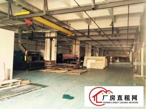 
		惠阳秋长原房东标准一楼2200平，带行车，现成装修
	