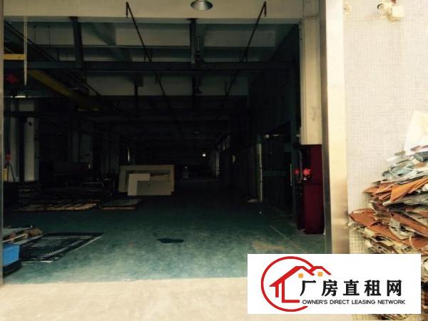 
		惠阳秋长原房东标准一楼2200平，带行车，现成装修
	