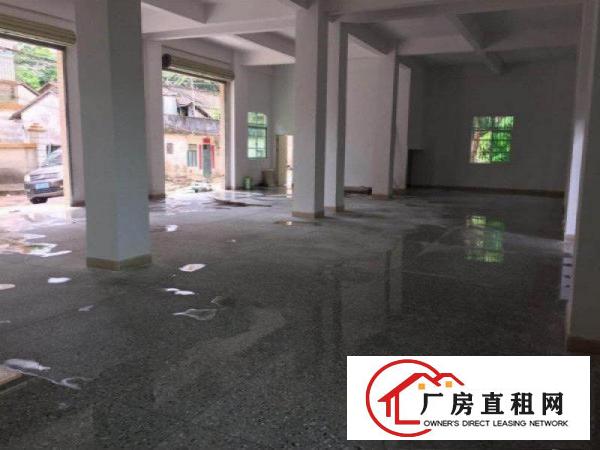 
		秋长单层390平标准厂房形象好停车进出方便
	