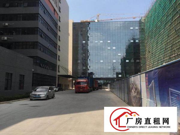 
		秋长茶园港式现代厂房10500平米出租
	