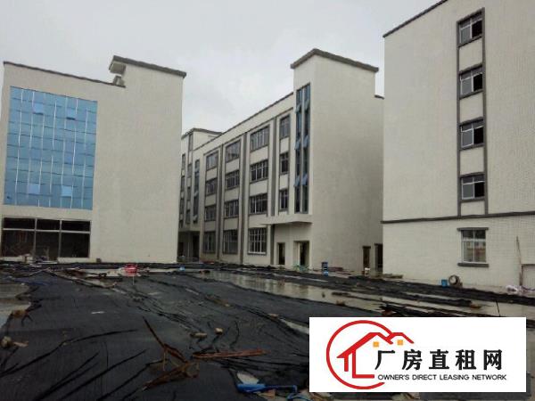 
		秋长街道楼上厂房1000平形象好，有电梯，水电齐全
	