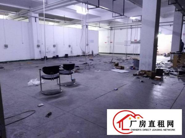 
		大亚湾高速路口1200平电200KVA5吨电梯
	
