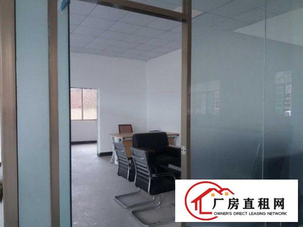 
		大亚湾西区标准厂房一楼1260平方带办公室出租
	