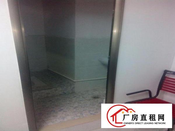 
		大亚湾比亚迪北门对面有自用商铺出租或合作运营
	