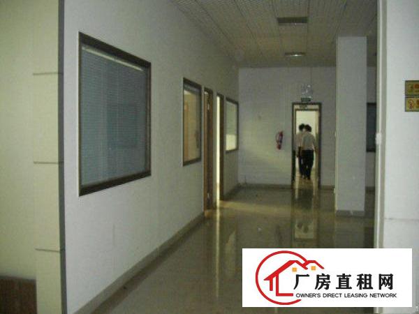 
		仲恺海关附近独院标准厂房3300平方
	