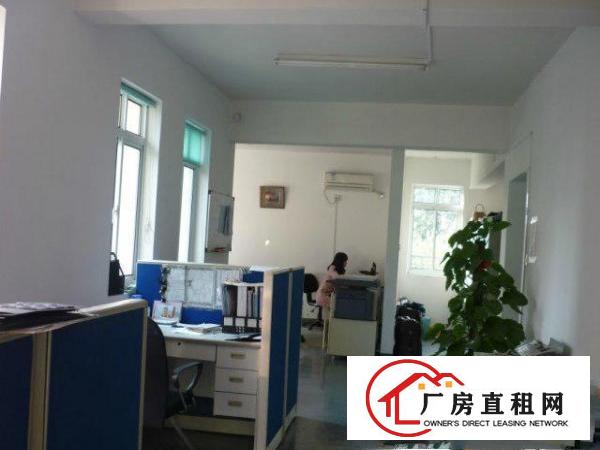 
		陈江工业园分租电子厂房300-450平米
	