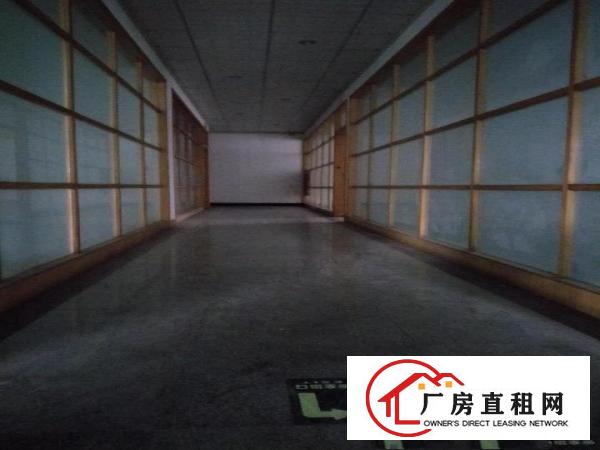 
		仲恺临近高速出口楼上带装修厂房1200出租
	