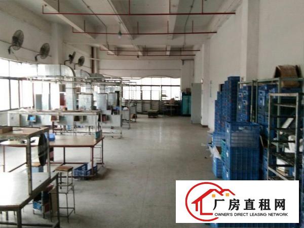 
		平南工业区新出二楼标准厂房带二次消防2500出租
	