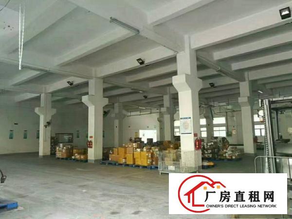 
		6.5米，仲恺潼湖有牛腿一楼980平米
	