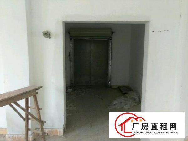 
		潼湖仲恺区潼湖镇高速口旁厂房8000平米
	