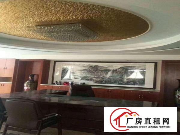 
		《红本厂房》单一层砖墙到顶独院一万，个人租
	