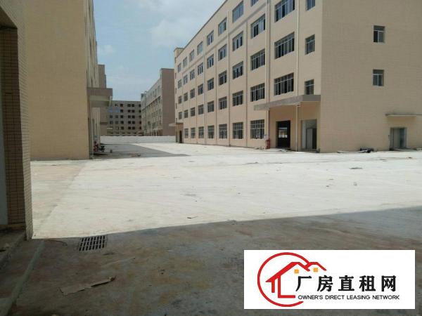 
		潼侨工业园原房东全新标准厂房12000平方招租。
	