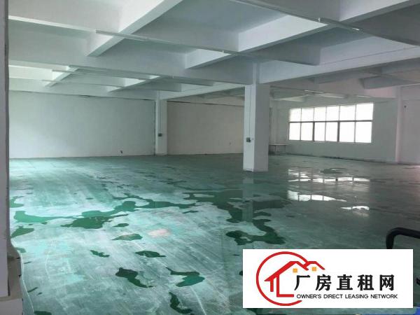 
		长安街口新出楼上900平米厂房对外招租
	