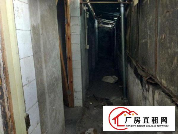 
		乌沙二楼330平厂房招租4000元打包交通方便
	