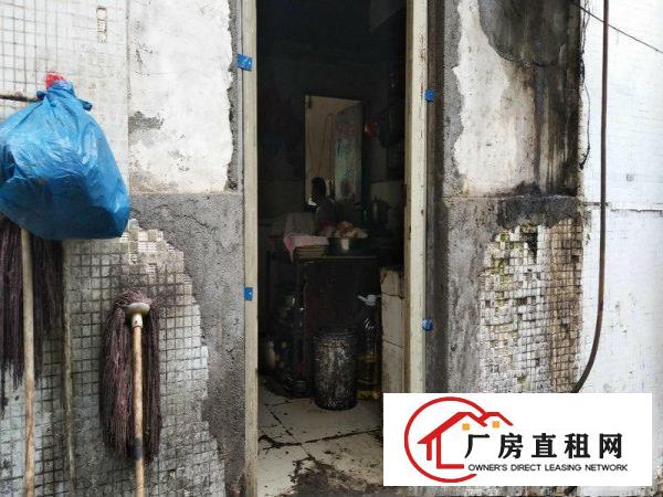 
		建安路精装一楼70平店铺出租价格3000每月
	