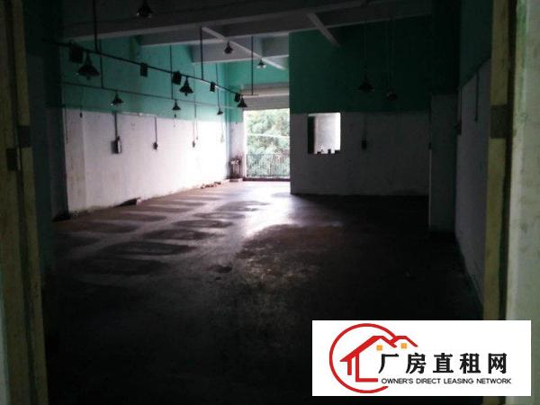 
		新民路二楼300平带货梯厂房招租空地大卸货方便
	