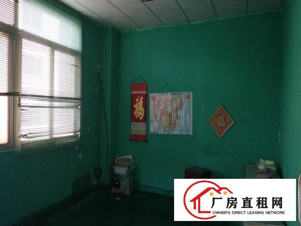 
		新民路二楼300平带货梯厂房招租空地大卸货方便
	