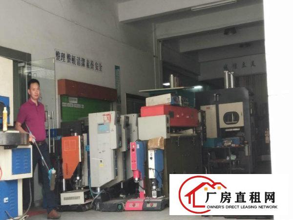 
		358省道旁一楼1200平厂房招租交通便利可进大车
	