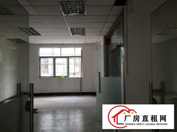 
		锦厦三层独栋3400平厂房招租交通便利可进大车
	