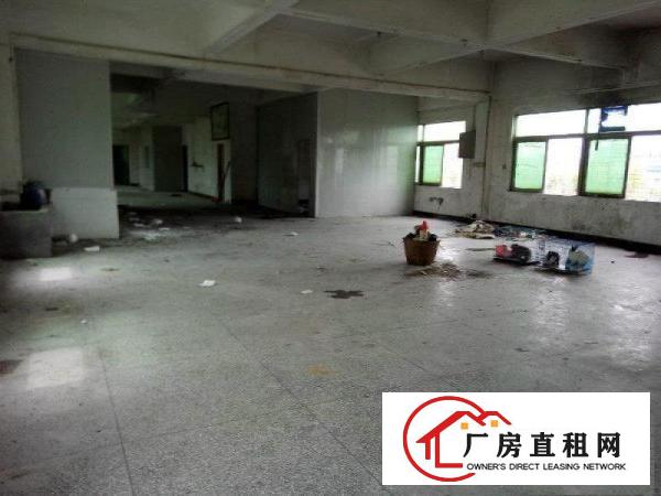 
		乌沙980平带办公厂房招租水电齐全消防完善可进大车
	